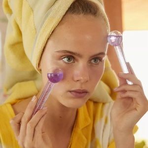 NIB UO Facial Cooling Globe Duo - sold out!